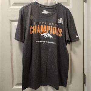 (M) Denver Broncos shirt